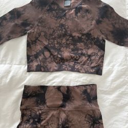 Work Out Pants And Shirt 