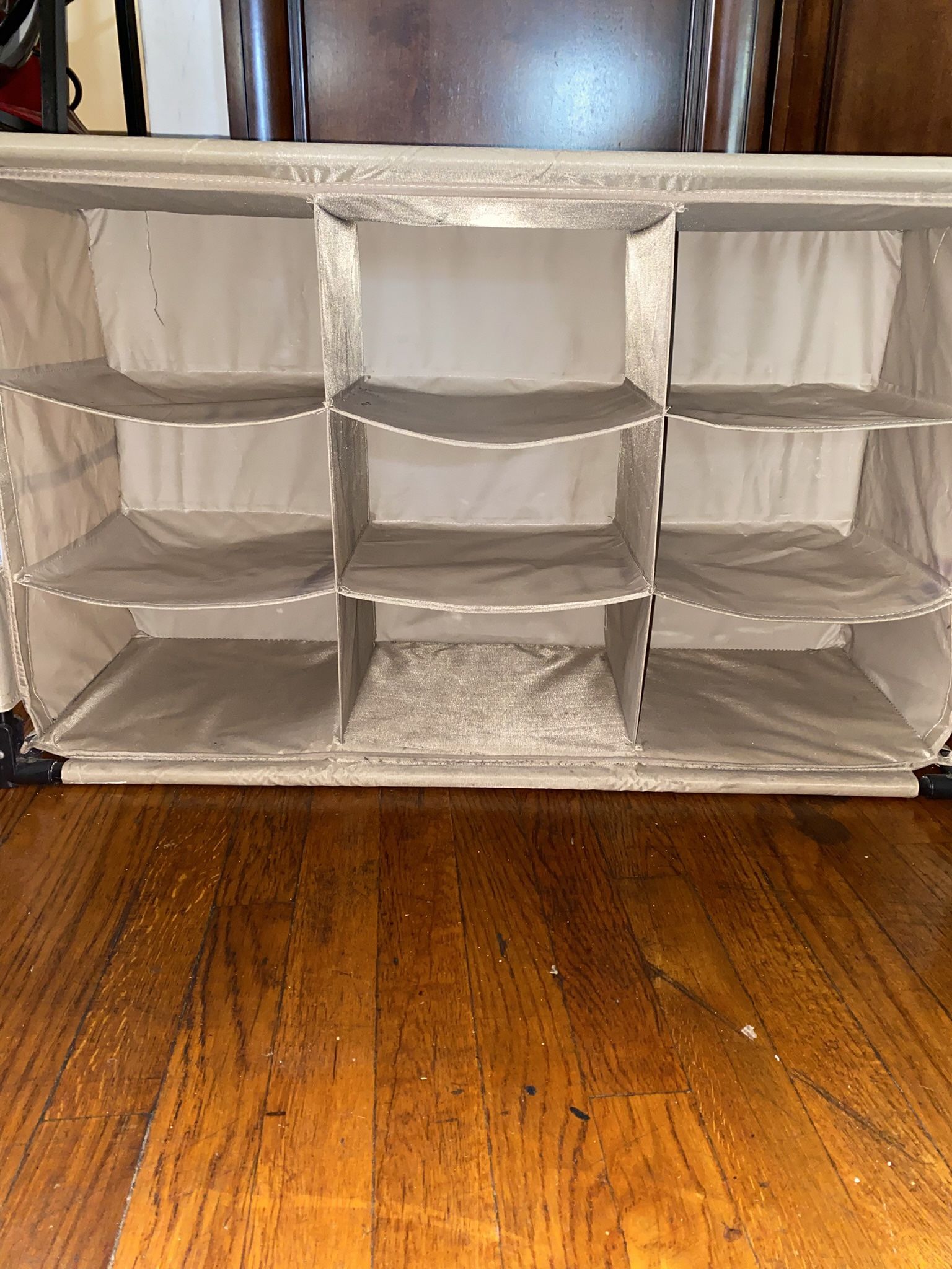 COLLAPSIBLE SHOE STORAGE