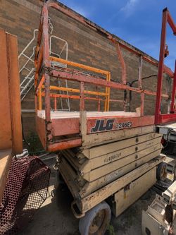 JLG 3246E2