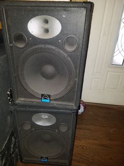Wharfedale pro. speakers 600w 8ohms each working perfect $285 obo
