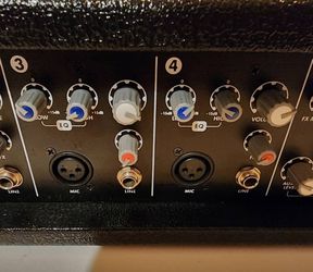Harbinger 4-Channel Compact PA Powered mixer, digital effects!