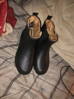 NEW!! Furry black low top Chooka boots