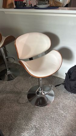 Adjustable bar chair