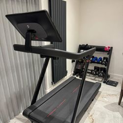 Treadmill-peloton 