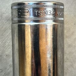 Snap -On Tool TSM 32 ½” Drive 32mm Metric 6 Point Deep Socket Chrome USA