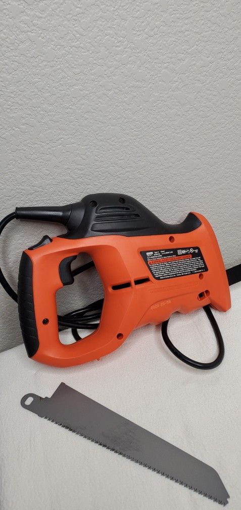 BLACK+DECKER Electric Hand Saw with Storage Bag for Sale in Kingman, AZ -  OfferUp