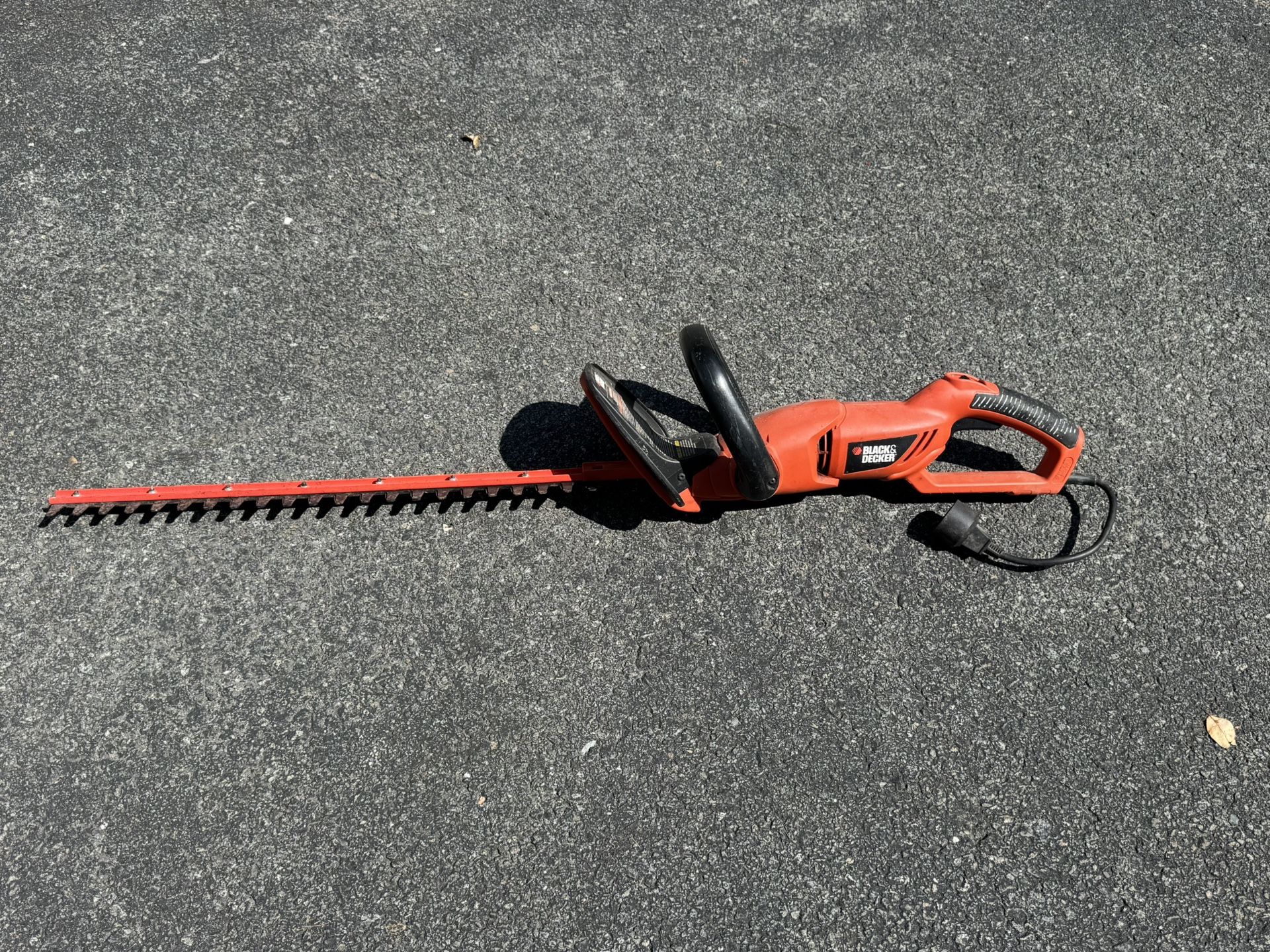 Black & Decker. 24” Hedge Trimmer 
