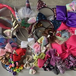 Girls Accessories Bundle (majority never used) 