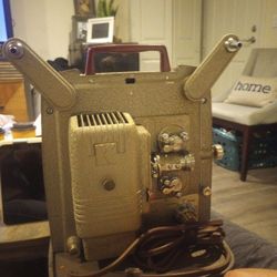 Regular 8 Keystone MoRegular 8 Keystone Model K-1000 Variable Speed Movie PROJvintageECTOR W CASE Working
ASE W CASE Working