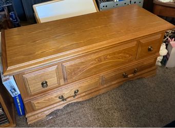 Oak Wood Cedar Chest