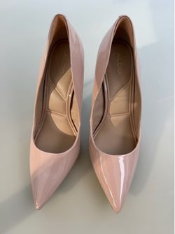 PICK UP TODAY – ALDO Beige Shiny Classy Heels (Size 10)