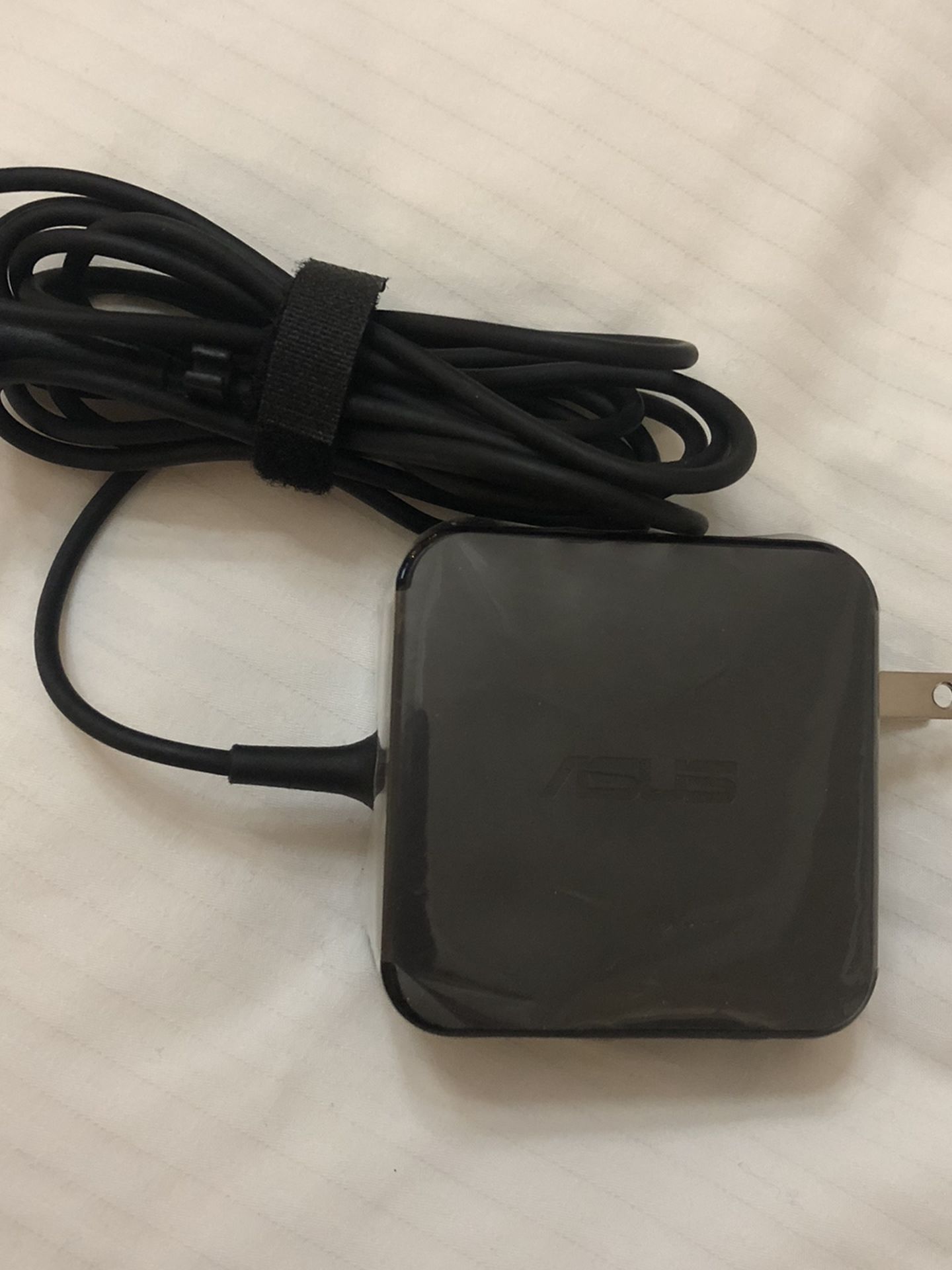 Genuine Original Asus Laptop Charger AC Adapter Power Supply AD883J20 19V 45W