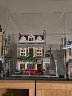 LEGO Creator Expert Parisian Restaurant 10243 Modular Building