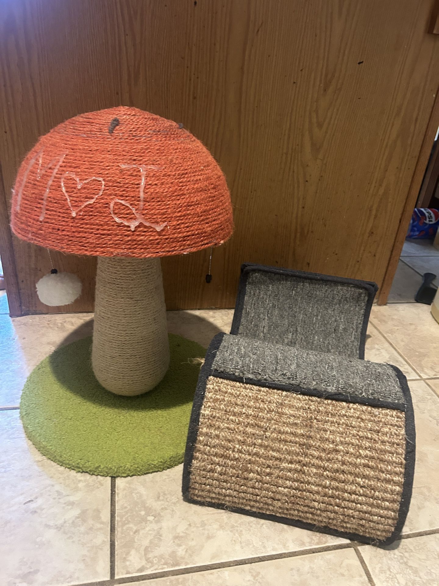 Cat scratchers