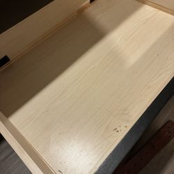 Solid wood Queen bed and bed frame with 4 drawers underneath all work not broken 