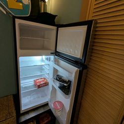 LIKE NEW MINI FRIDGE W TABLE 