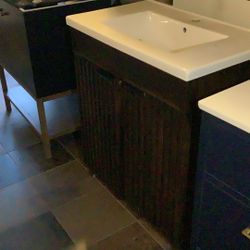 30” Freestanding Bathroom Vanity In Brown 