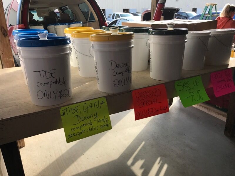 🚨🚨BARNYARD FLEA MARKET TABLE I-19🚨🚨