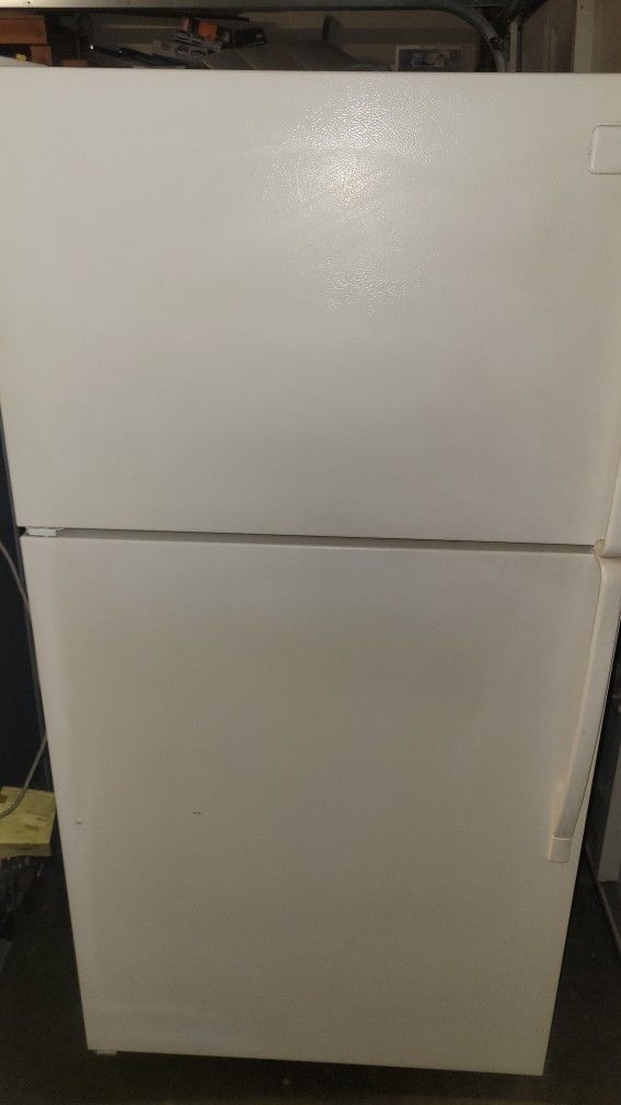 KENMORE 33" REFRIGERATOR WORKS GREAT CAN DELIVER