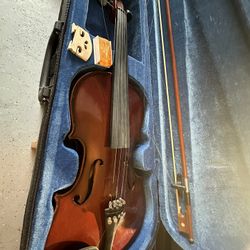 Cecilio Violin