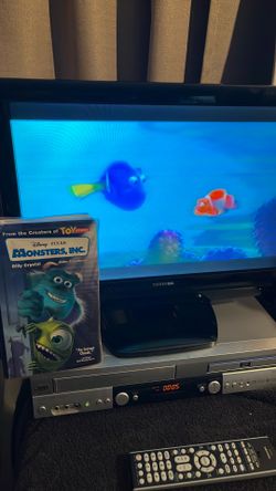 Toshiba 19 inch LCD TV HDMI VGA, retro gaming tv 📺 plus remote