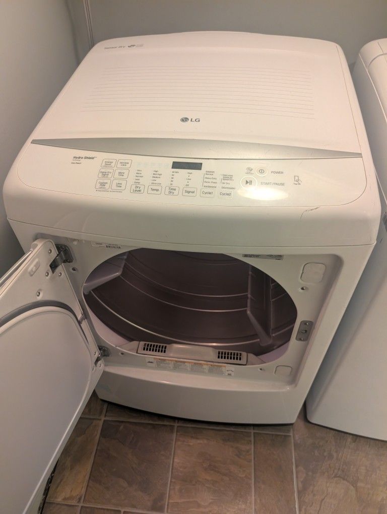 LG Electric Dryer 