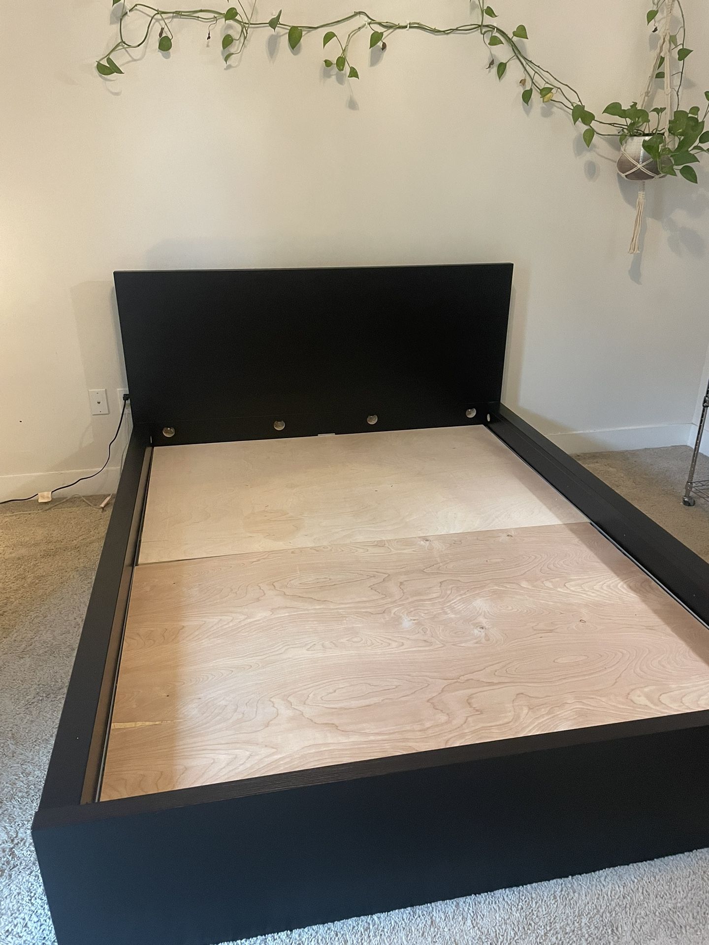 Queen Bed Frame Very Good Condition