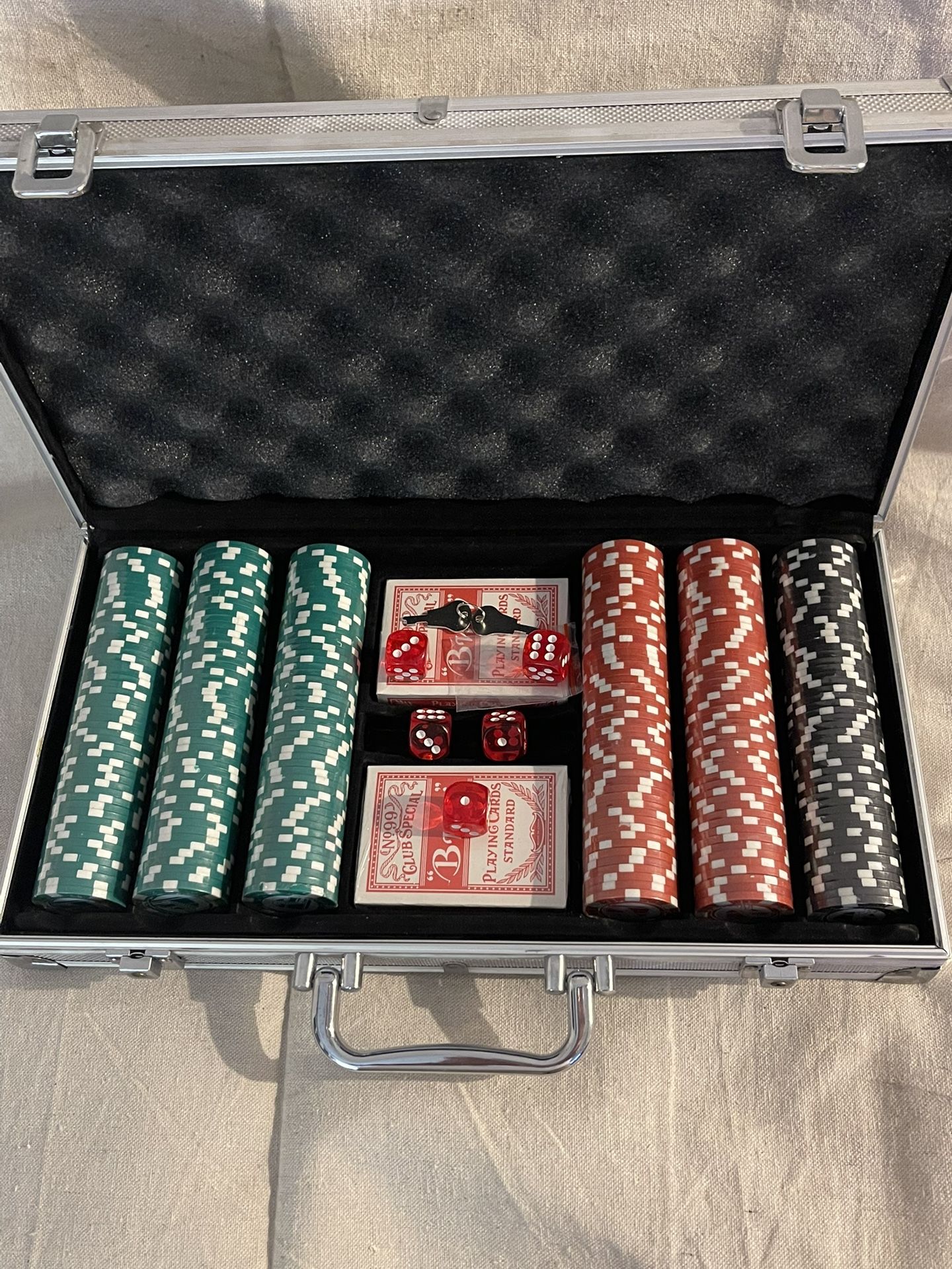 Poker Chips With Case