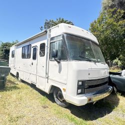 1988 Winnebago Super Chief 