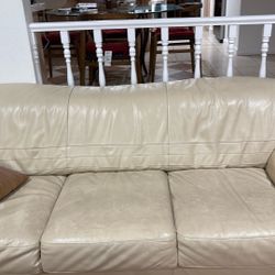  4 Pc Leather Living Room Furniture .