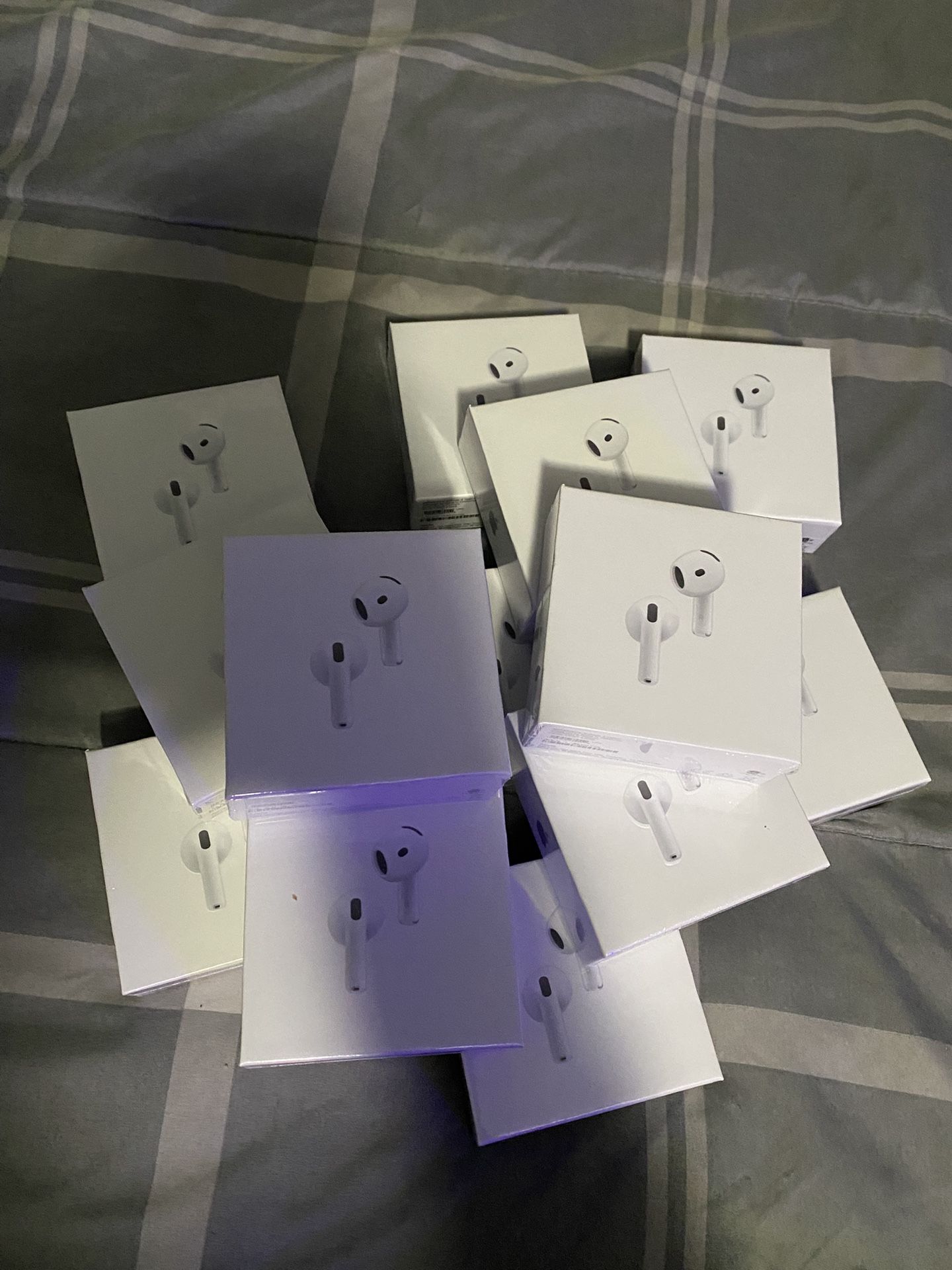 brand new airpods gen 4