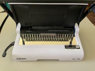 Binding machine with lots of combs