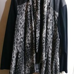 Plus size 26-28 Beautiful animal print jacket