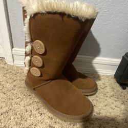 UGG boots size 5 women / youth 