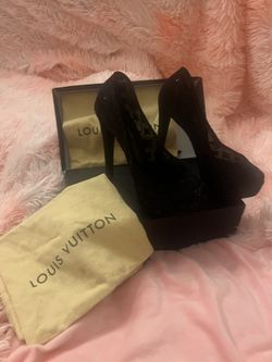 Lv Heels 