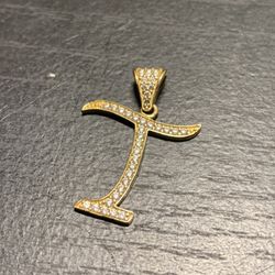Gold pendant 