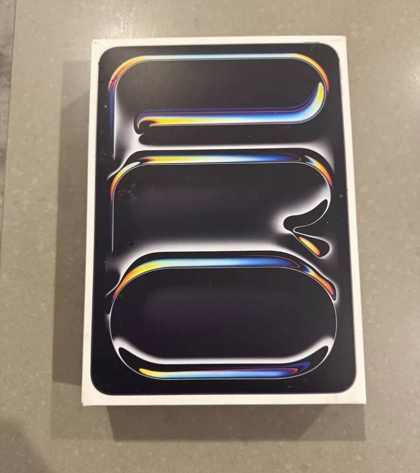 iPad Pro M4, 13-inch Unlocked.
