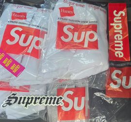 Supreme x Hanes Socks