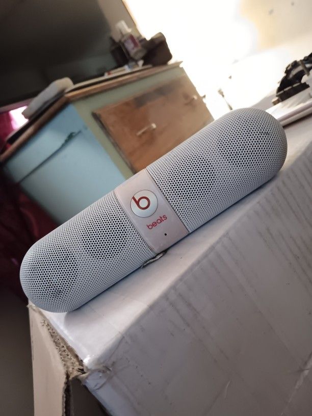 Beats Pill