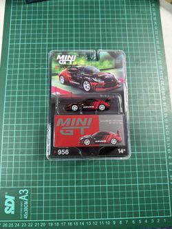 Mini GT GR86 Advan