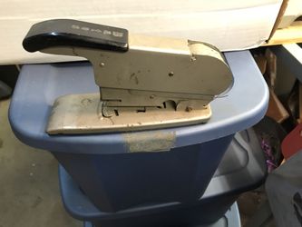 Bates stapler model C from the 40s wire feed w/loaded spool