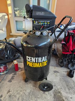 Central Pneumatic Air Compressor 21 Gal 125 PSI