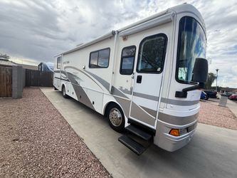2002 Fleetwood Expedition 34ft diesel with 2 slides
