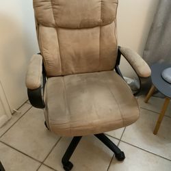 Comfy Office Chair - Adjustable Moves Up And Down To Adjust Height