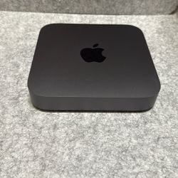 2018 Mac Mini 6 Core intel i5 3.0 GHz 32GB Memory 256 Storage OS Sequoia 