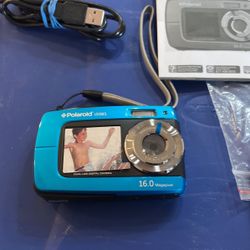 Polaroid iS085 Camera, New