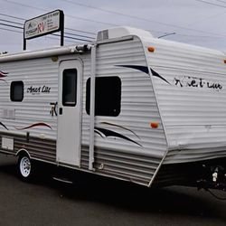 2013 Gulf Stream Ameri-lite 19BHC