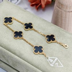 Van Cleef & Arpels Four-Leaf Clover Black Onyx Bracelet with Thick Chain