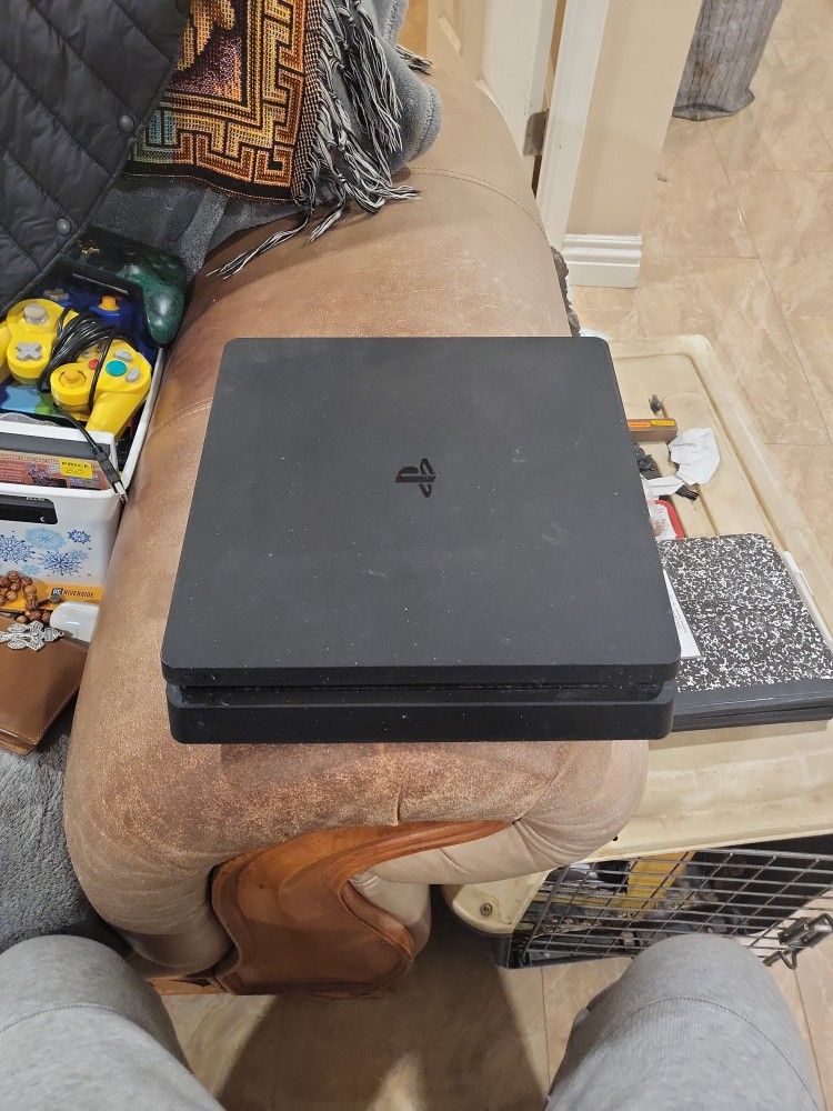ps4 silm