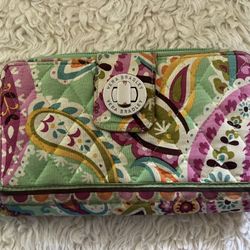 Vera Bradley Turn Lock And Zip Wallet 